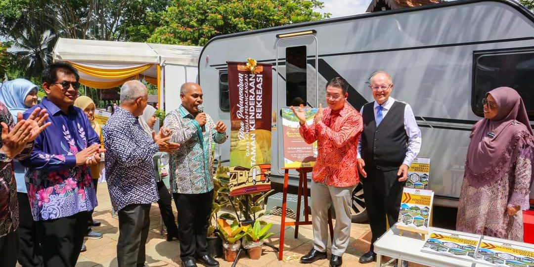 National Landscape Day 2024 | Pre-Launch Ceremony of Recreational Vehicle Park Planning Guidelines Pre-Launch of the Recreational Vehicle Park Planning Guidelines (GPP TaKeR) in conjunction with National Landscape Day 2024 (HLN 2024)